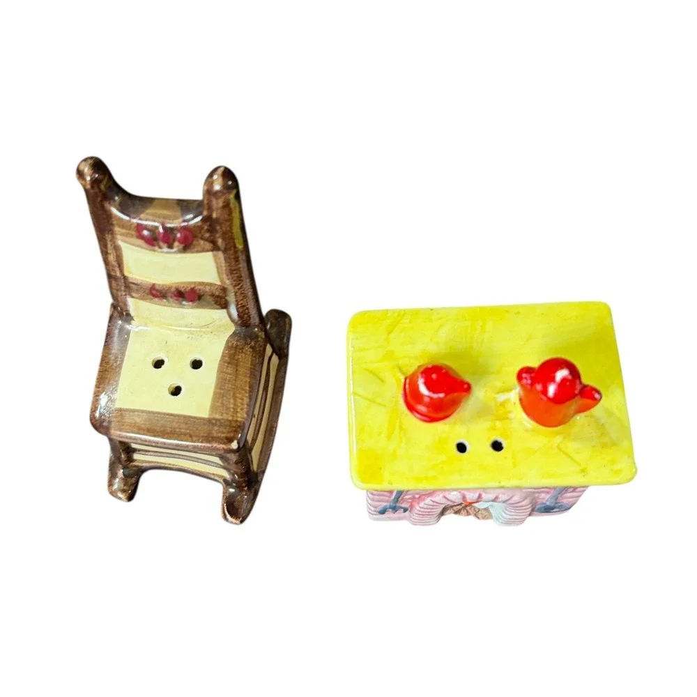Vintage Ceramic Stove and Rocking Chair Salt Pepper Shaker‎ Set Japan Novelty